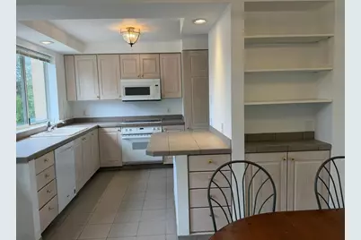 2339 Roselawn Avenue W, Roseville, MN 55113 - Photo 2