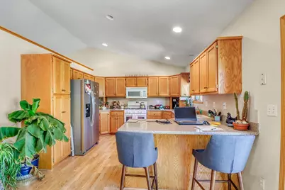 1701 33 1/2 Street S, Moorhead, MN 56560 - Photo 2