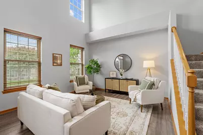 713 Cobblestone Way, Shakopee, MN 55379 - Photo 2