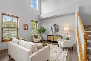 713 Cobblestone Way, Shakopee, MN 55379 - Photo 2