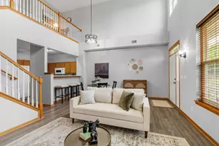 713 Cobblestone Way, Shakopee, MN 55379 - Photo 4