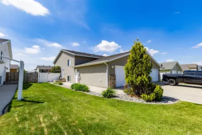 5242 49th Avenue S, Fargo, ND 58104 - Photo 2