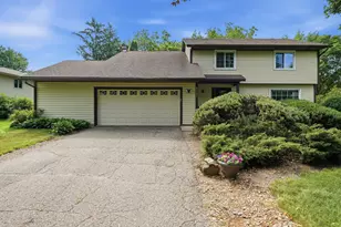 8527 Isle Ave S, Cottage Grove, MN 55016 - Photo 4