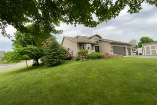 1281 Agate Ct, Sauk Rapids, MN 56379 - Photo 6