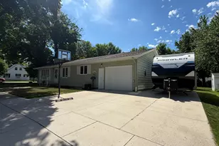 401 W Crawford St, Luverne, MN 56156 - Photo 8