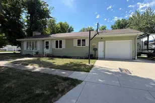 401 W Crawford St, Luverne, MN 56156 - Photo 2