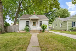 1010 9th Ave SE, Rochester, MN 55904 - Photo 2