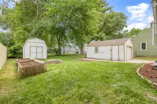 1010 9th Ave SE, Rochester, MN 55904 - Photo 8
