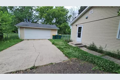 6609 W Broadway Avenue, Brooklyn Park, MN 55428 - Photo 2