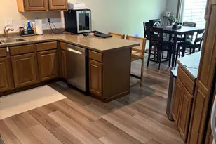 6710 Buckley Cir, Inver Grove Heights, MN 55076 - Photo 4