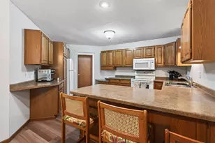 6710 Buckley Cir, Inver Grove Heights, MN 55076 - Photo 16