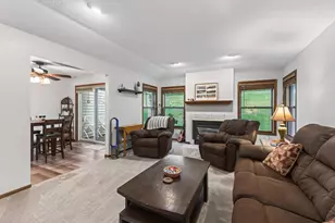 6710 Buckley Cir, Inver Grove Heights, MN 55076 - Photo 2