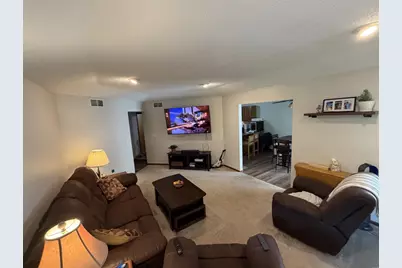 6710 Buckley Circle, Inver Grove Heights, MN 55076 - Photo 6