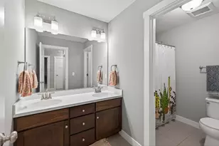 227 Sunnyridge Ln, Golden Valley, MN 55422 - Photo 44