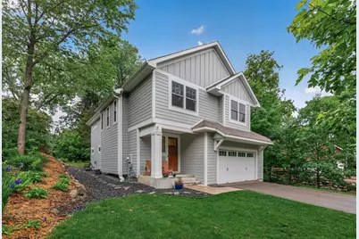 227 Sunnyridge Lane, Golden Valley, MN 55422 - Photo 2