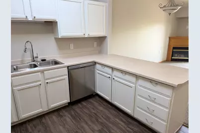 1321 Lake Drive W #329, Chanhassen, MN 55317 - Photo 6