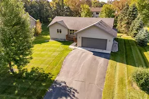 110 Ivy Cir, Alexandria, MN 56308 - Photo 2