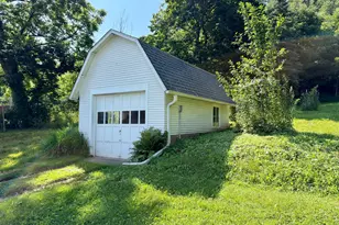 521 E 7th St, Red Wing, MN 55066 - Photo 6