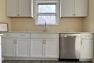 869 Lawson Ave E, Saint Paul, MN 55106 - Photo 16
