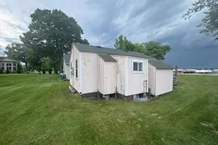 1206 E Lake St, Osakis, MN 56360 - Photo 2