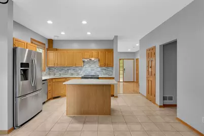 9771 Gable Drive, Eden Prairie, MN 55347 - Photo 10
