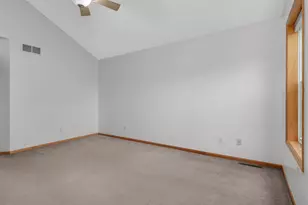 9771 Gable Dr, Eden Prairie, MN 55347 - Photo 20