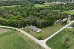 18486 625th St, Dodge Center, MN 55927 - Photo 1