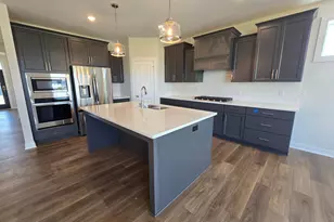 1587 Creekwood Dr, New Richmond, WI 54017 - Photo 10
