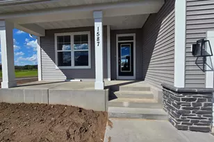 1587 Creekwood Dr, New Richmond, WI 54017 - Photo 6
