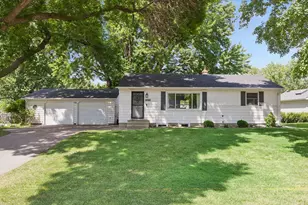 6164 Oak Knoll Dr, Woodbury, MN 55125 - Photo 1