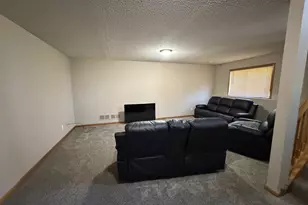 402 Creekside Dr, Buffalo, MN 55313 - Photo 4