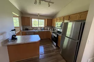 402 Creekside Dr, Buffalo, MN 55313 - Photo 2