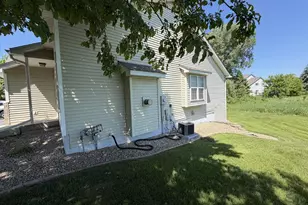 402 Creekside Dr, Buffalo, MN 55313 - Photo 6