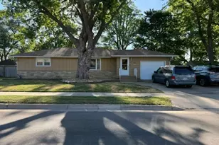 504 14th St NW, Austin, MN 55912 - Photo 1