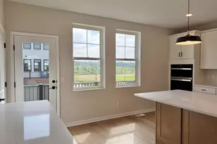 906 Woodlawn Ave, Saint Paul, MN 55116 - Photo 12