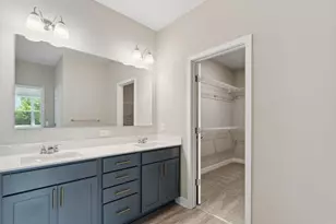 2156 Blf Hts Dr, Shakopee, MN 55379 - Photo 10
