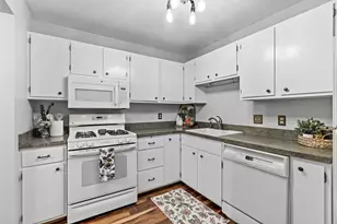 11160 Anderson Lakes Pkwy, Eden Prairie, MN 55344 - Photo 12