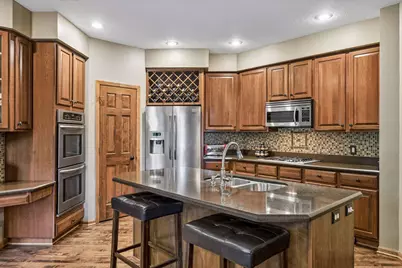 18464 Farmstead Circle, Eden Prairie, MN 55347 - Photo 14