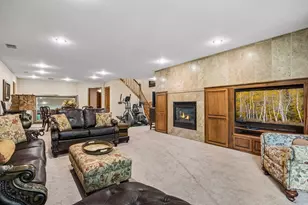 18464 Farmstead Cir, Eden Prairie, MN 55347 - Photo 32