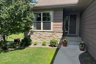 10788 Lyndale Bluffs Trail, Bloomington, MN 55420 - Photo 2