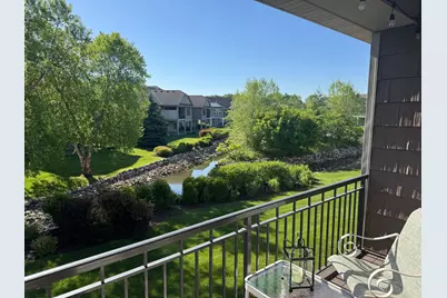 10788 Lyndale Bluffs Trail, Bloomington, MN 55420 - Photo 4
