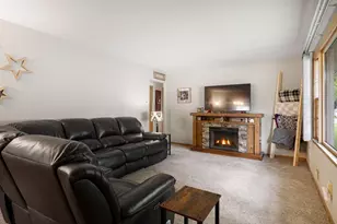 213 7th Ave NE, Waseca, MN 56093 - Photo 4