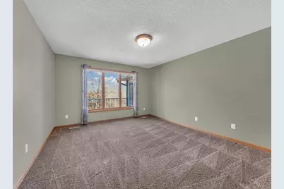 10408 Eagle Pointe Trail, Woodbury, MN 55129 - Photo 16