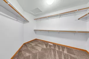 10408 Eagle Pointe Trail, Woodbury, MN 55129 - Photo 14
