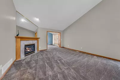 10408 Eagle Pointe Trail, Woodbury, MN 55129 - Photo 22