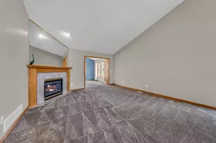 10408 Eagle Pointe Trail, Woodbury, MN 55129 - Photo 22