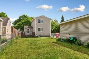 910 8th Ave SW, Austin, MN 55912 - Photo 2