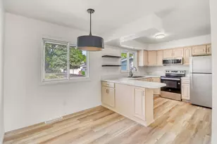 2313 9th St S, Fargo,  58103 - Photo 6