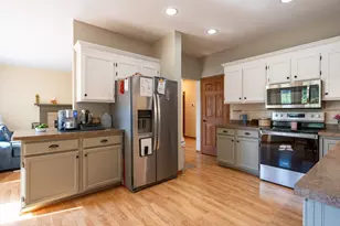 12640 Edinborough Cir, Apple Valley, MN 55124 - Photo 32