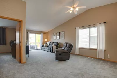 4313 39 1/2 Avenue S, Fargo, ND 58104 - Photo 4